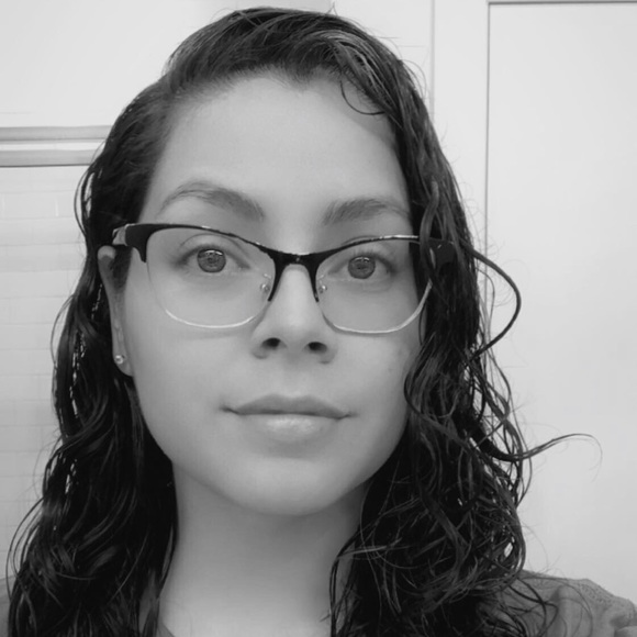 Meet your Posher, Alejandra - Picture 1 of 1